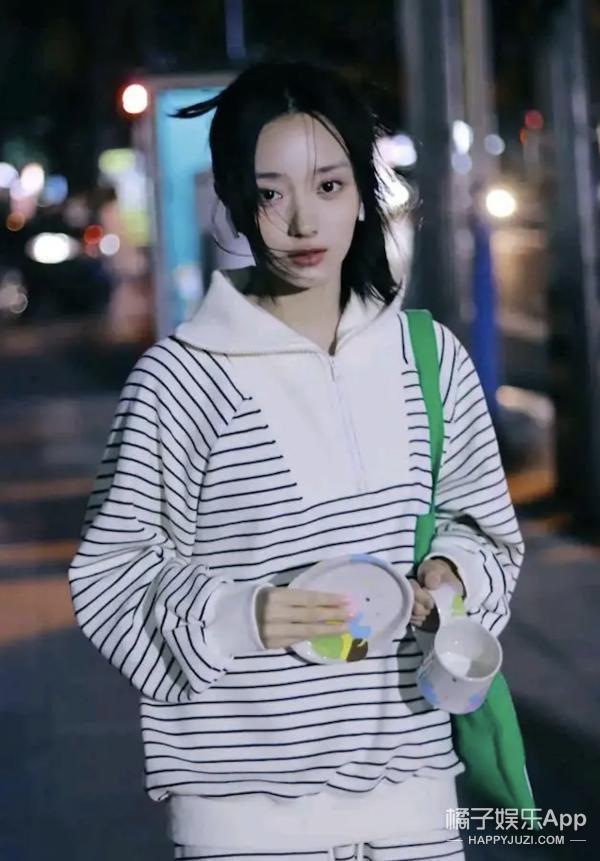 还记得《二十不惑》的姜小果吗？如今撞脸李小璐？