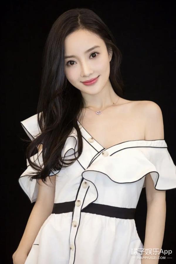 还记得《二十不惑》的姜小果吗？如今撞脸李小璐？