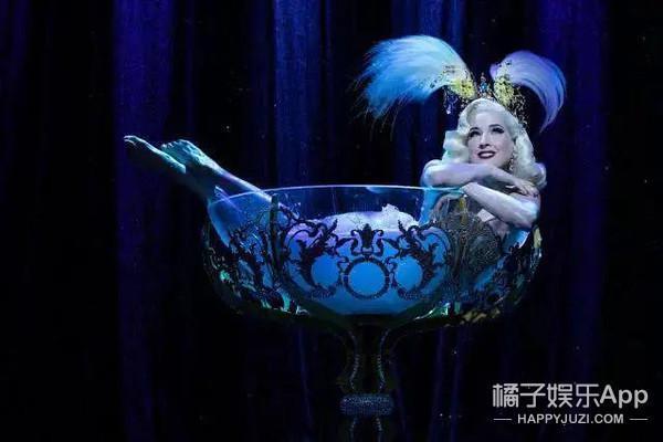 她到底怎么想的？为了嫁进豪门，竟然接这种工作？