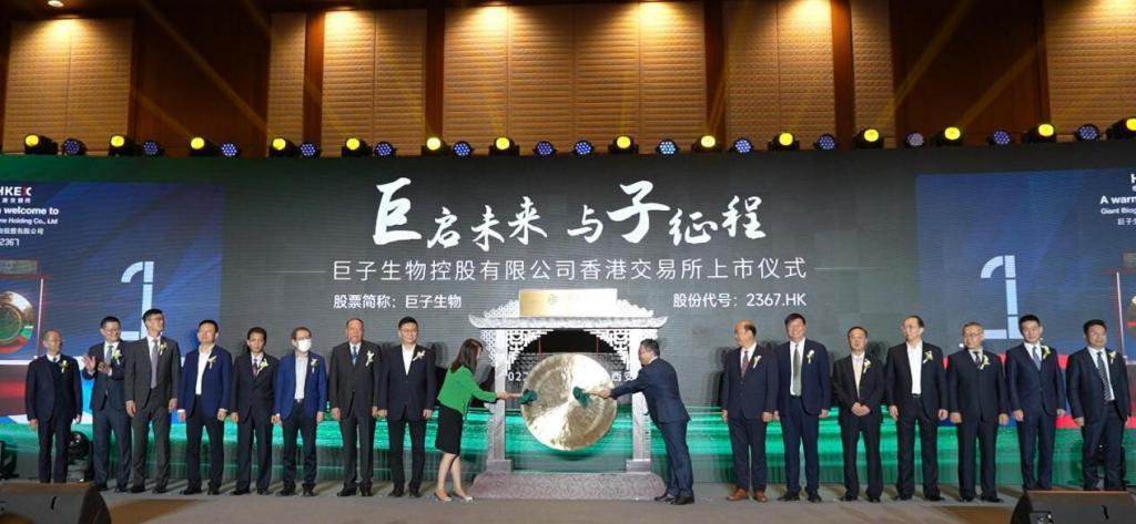 被骂到热搜第一的李佳琦，或许早就需要离开直播了。