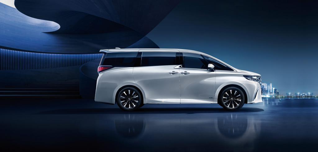 纯电版丰田埃尔法，难以重现燃油版的辉煌