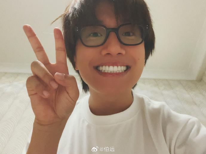娱乐圈猛汉，竟然变成小哭包啦？