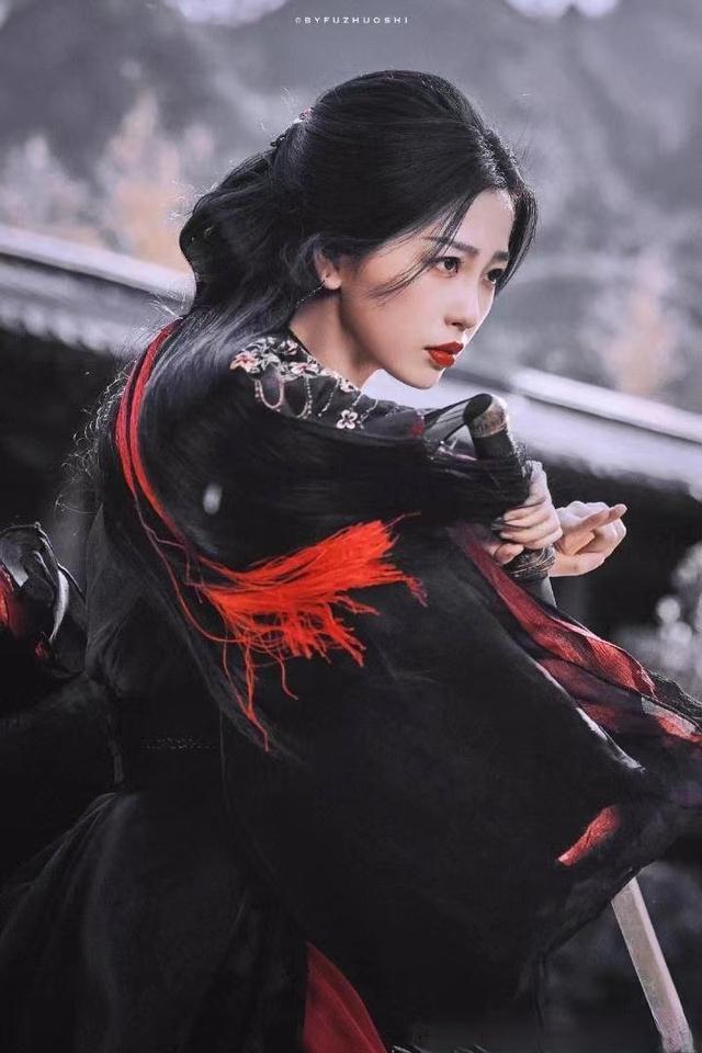 甘比为虞书欣《云之羽》打call 与海报合影在线求剧透