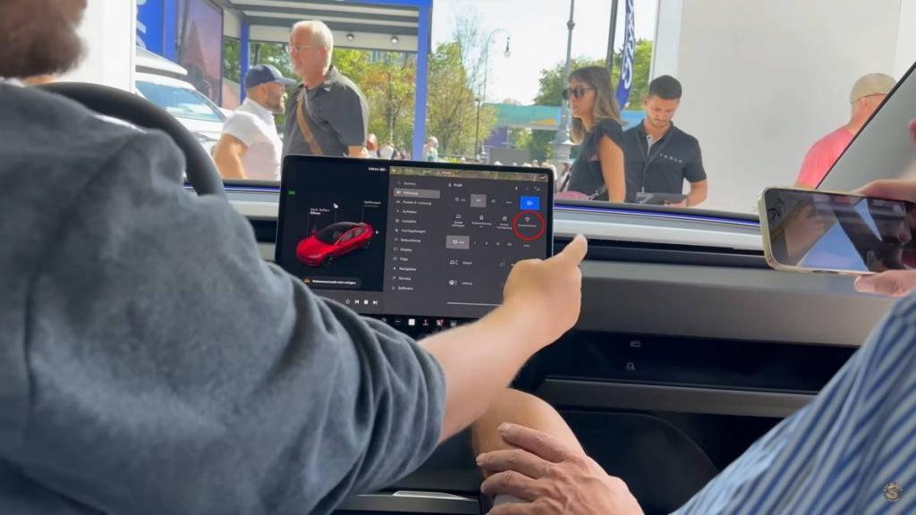 新款 Model 3，终于摘掉了「毛坯房」的帽子