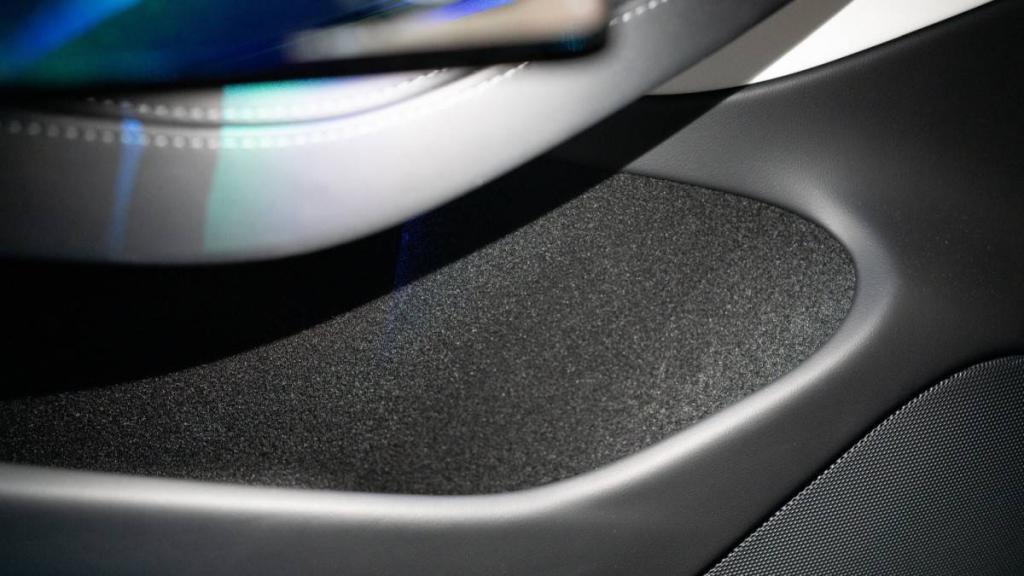 新款 Model 3，终于摘掉了「毛坯房」的帽子