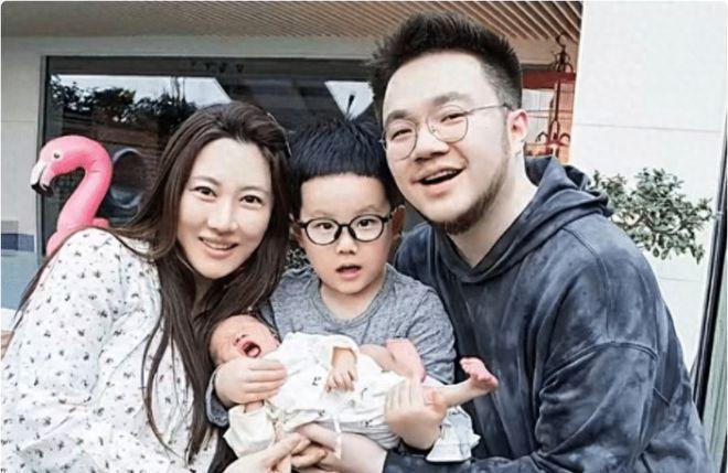 宋丹丹儿子儿媳T台走秀，巴图变瘦，博谷撞脸张柏芝