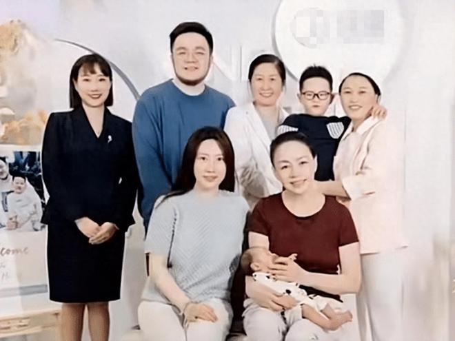 宋丹丹儿子儿媳T台走秀，巴图变瘦，博谷撞脸张柏芝