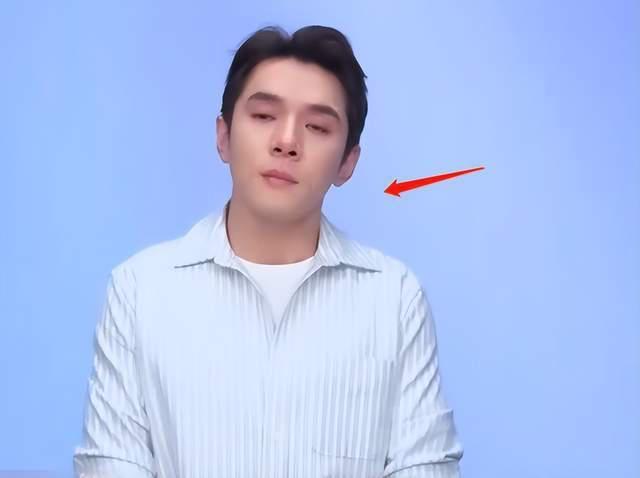 李佳琦前脚落泪道歉后脚开心带货 被嘲鳄鱼的眼泪