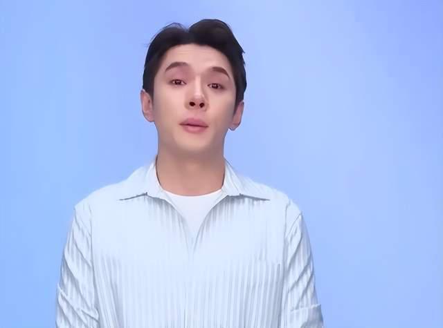 李佳琦前脚落泪道歉后脚开心带货 被嘲鳄鱼的眼泪
