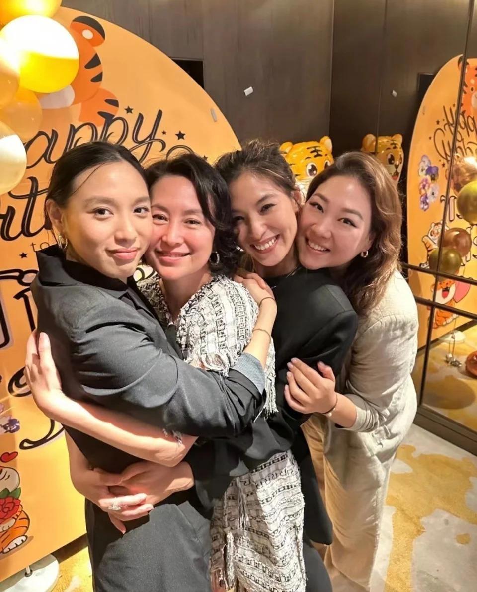 何超琼生日现场曝光，干女儿花心思布置，合影被港圈名媛簇拥