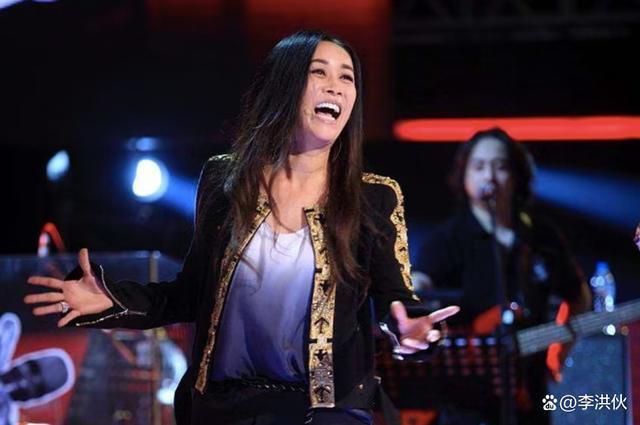 把《好声音》的战火引到那英身上，她亏不亏？