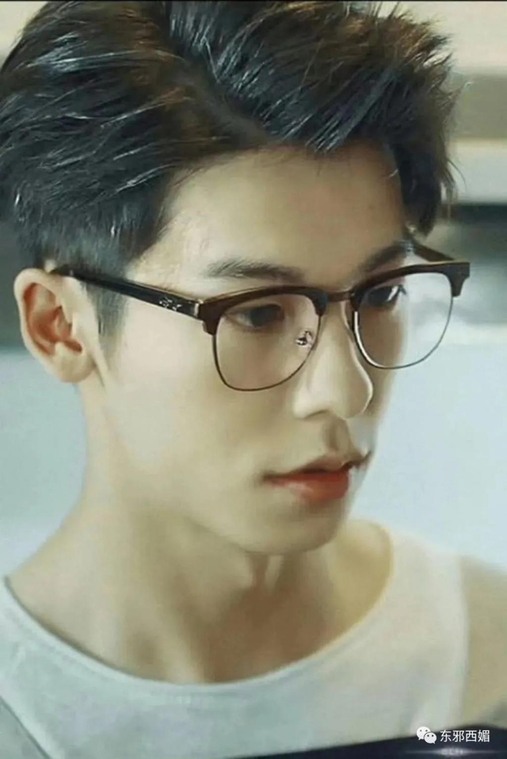 颜狗暴击！他什么时候肿成这样了？