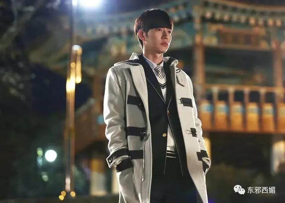 颜狗暴击！他什么时候肿成这样了？