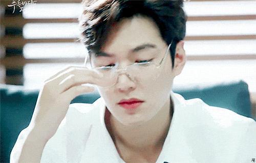 颜狗暴击！他什么时候肿成这样了？