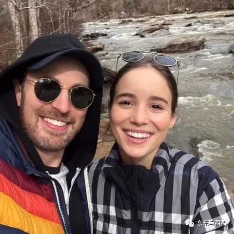 全球最性感男人悄悄结婚了,娶小16岁美女,是谁拿下这个“男女通吃”大帅比?