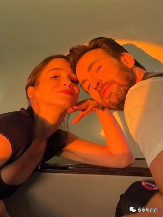 全球最性感男人悄悄结婚了,娶小16岁美女,是谁拿下这个“男女通吃”大帅比?