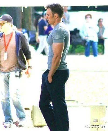 全球最性感男人悄悄结婚了,娶小16岁美女,是谁拿下这个“男女通吃”大帅比?