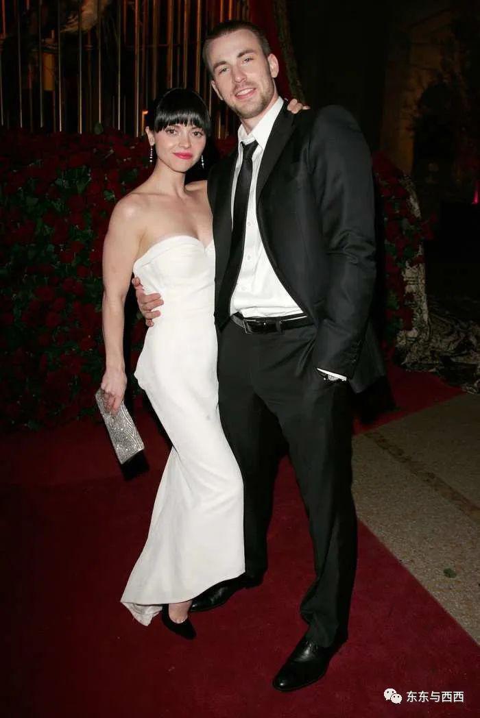 全球最性感男人悄悄结婚了,娶小16岁美女,是谁拿下这个“男女通吃”大帅比?