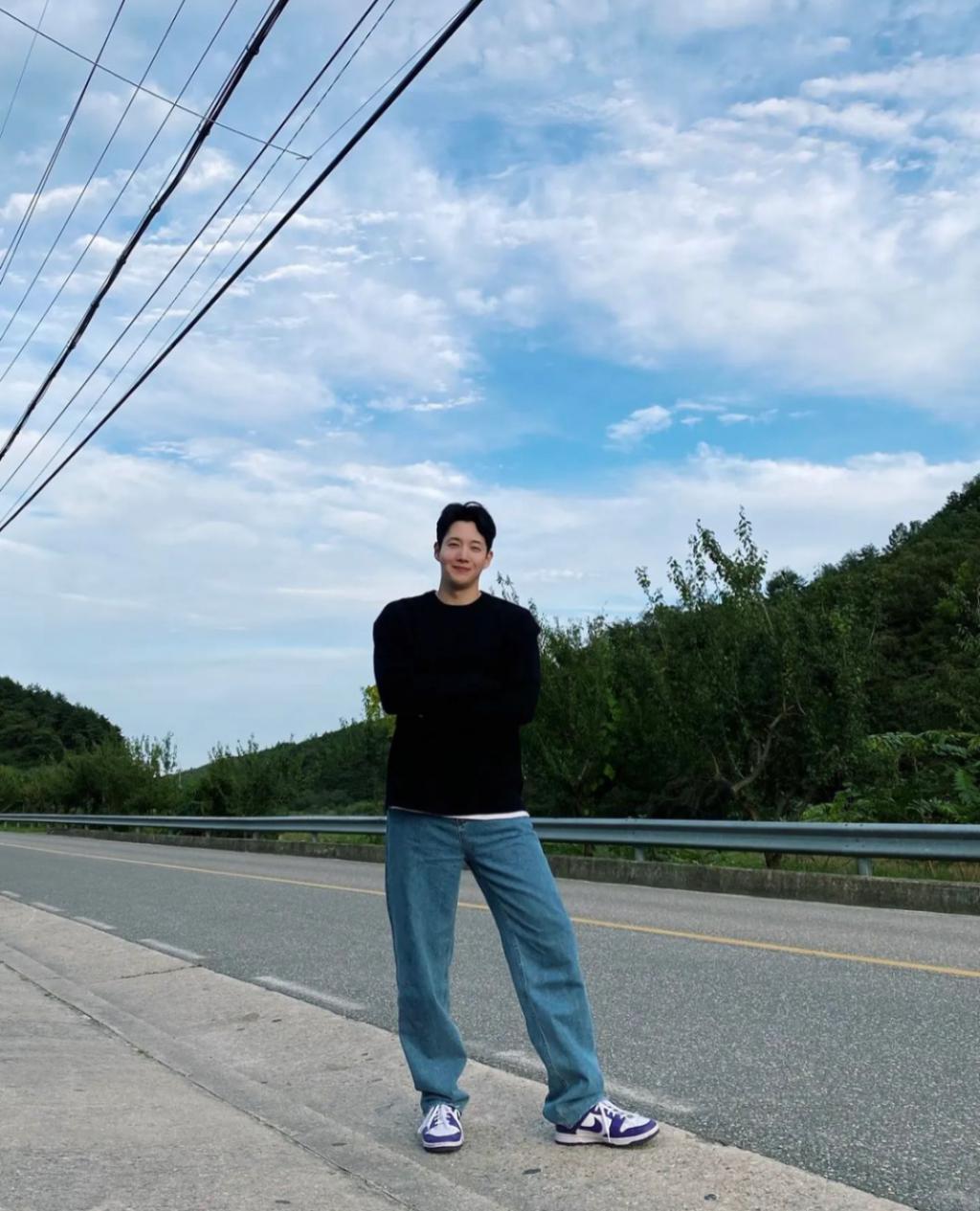 好般配!女团出身歌手与美男演员突然宣布结婚