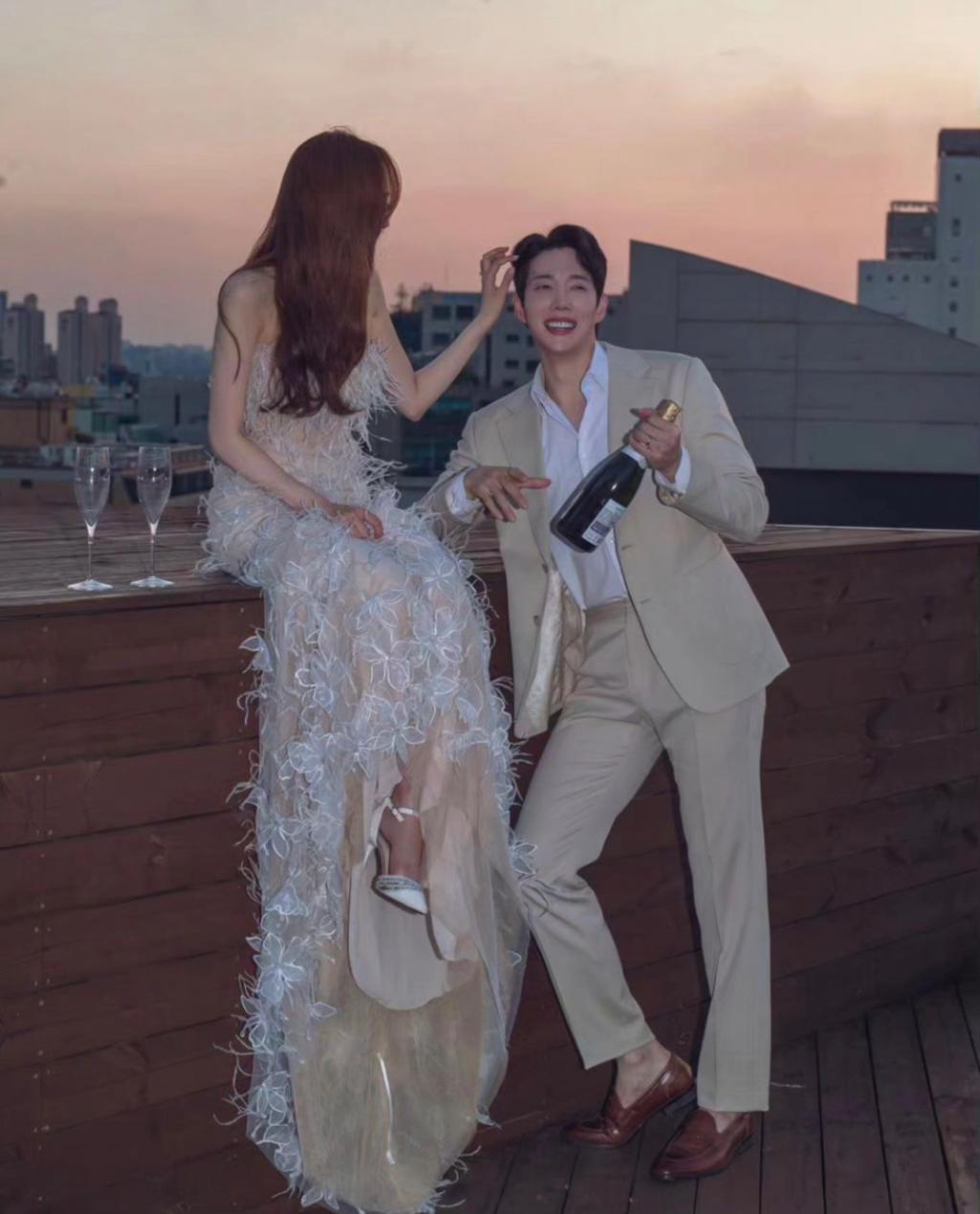 好般配!女团出身歌手与美男演员突然宣布结婚