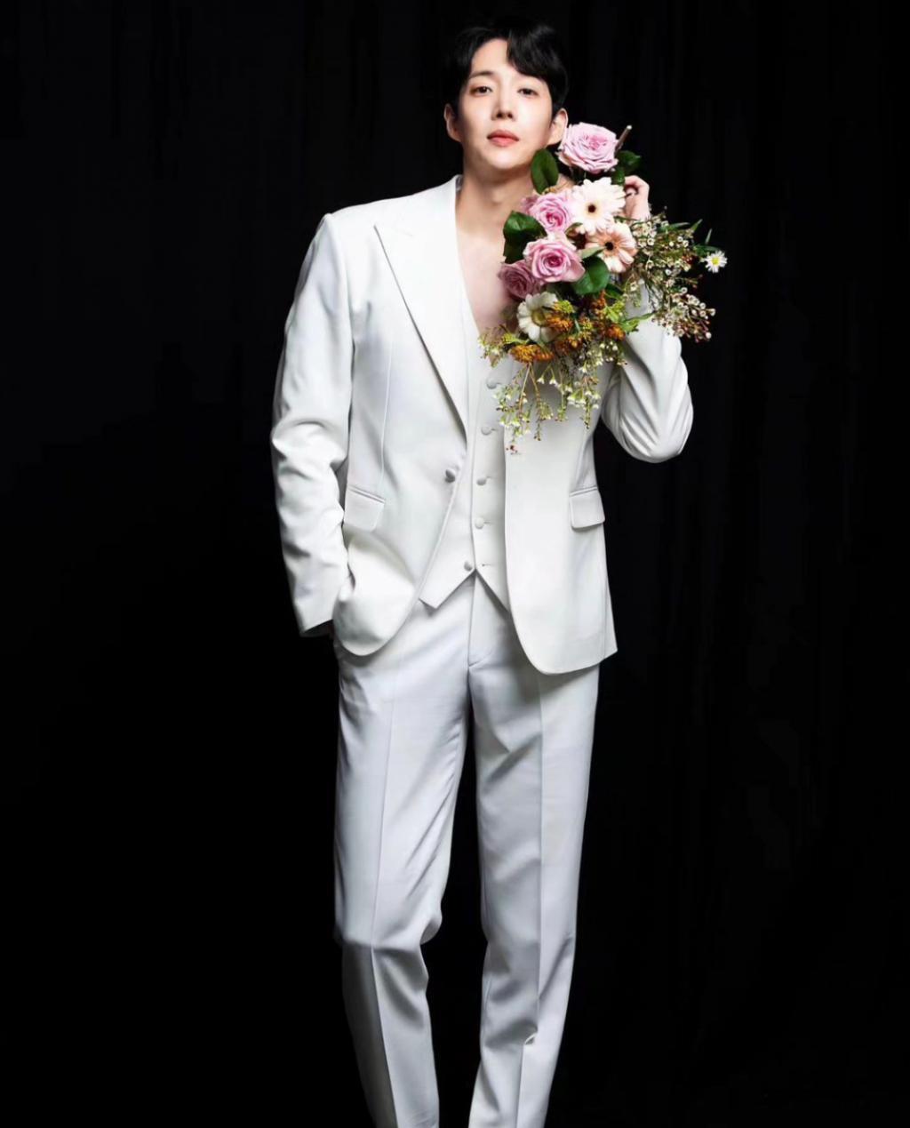 好般配!女团出身歌手与美男演员突然宣布结婚