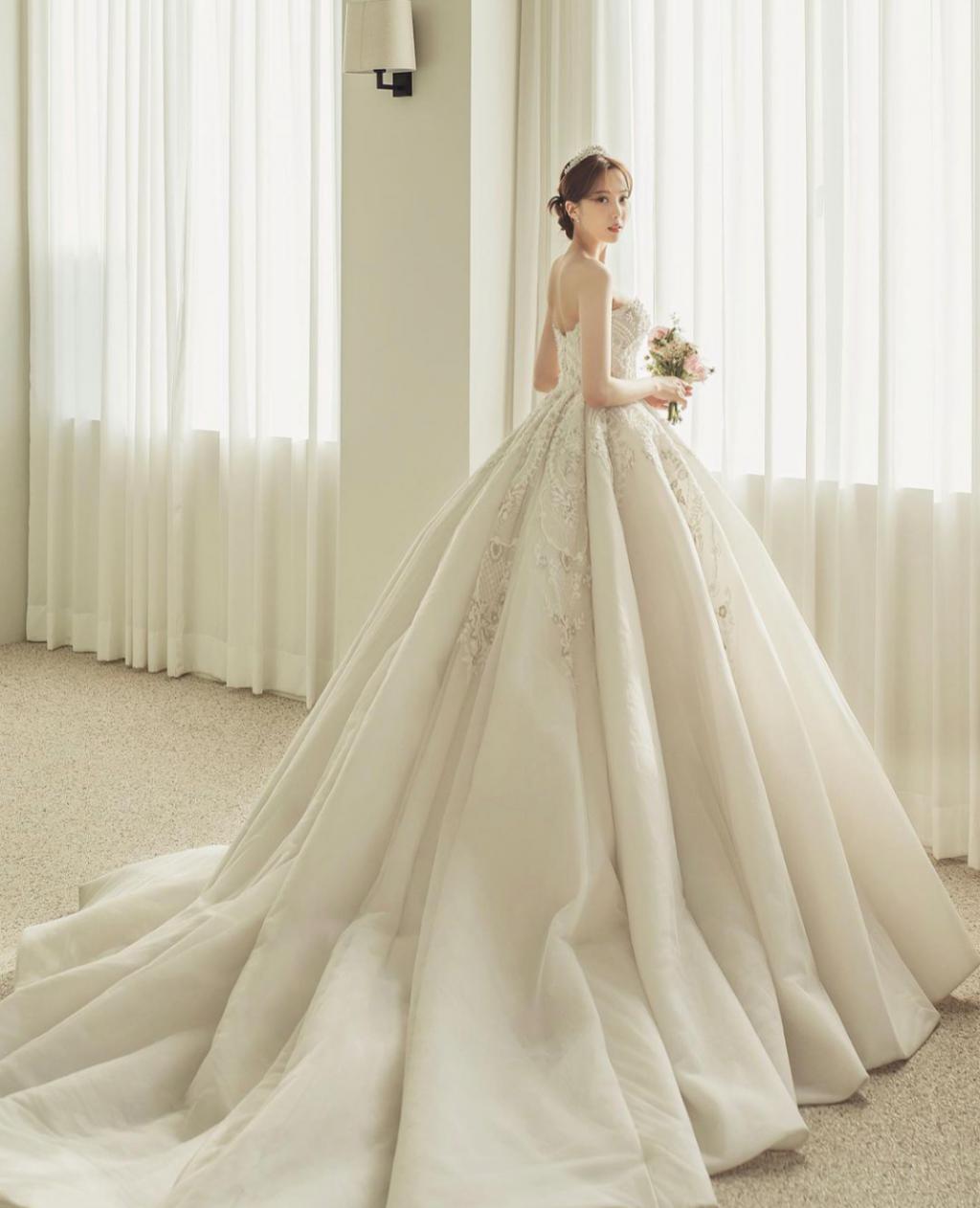 好般配!女团出身歌手与美男演员突然宣布结婚