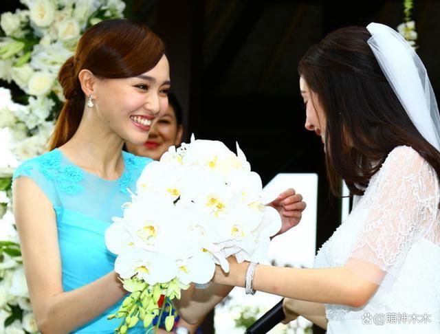 杨幂生日唐嫣又缺席送祝福！再现塑料闺蜜情，抱团太明显