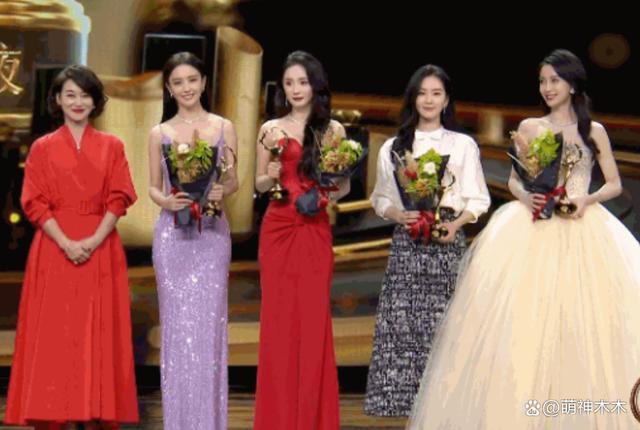 杨幂生日唐嫣又缺席送祝福！再现塑料闺蜜情，抱团太明显