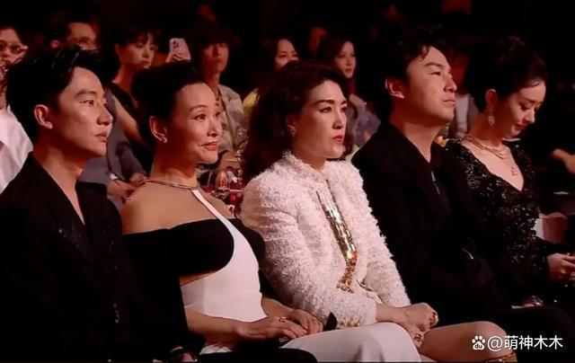 杨幂生日唐嫣又缺席送祝福！再现塑料闺蜜情，抱团太明显