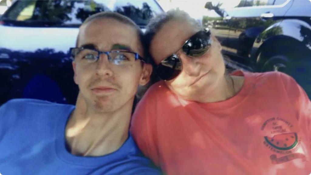 终于曝光这个人渣，再也洗不白了