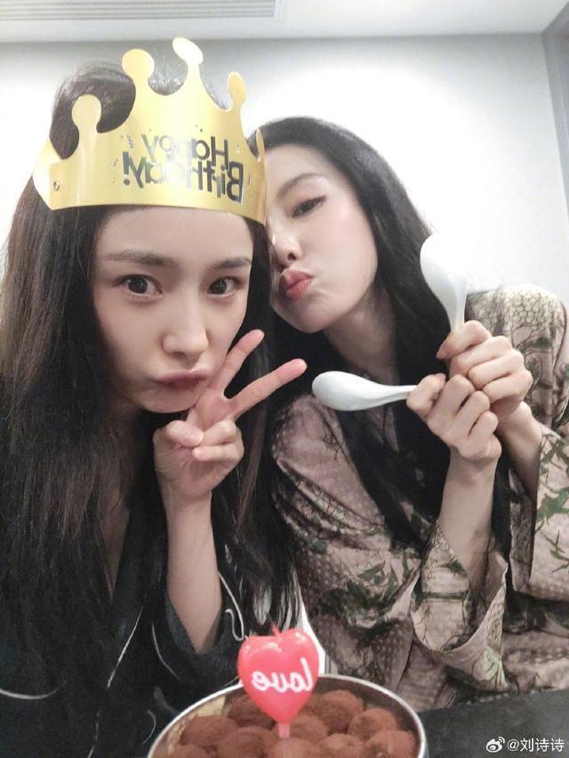 刘诗诗探班杨幂为她庆生 晒贴脸亲亲合照关系超好