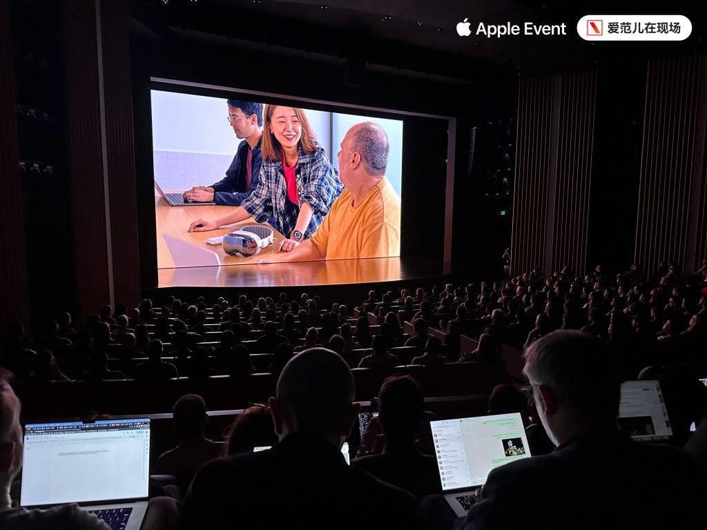 苹果正式发布 iPhone 15 ！全系上岛换 C 口，还有一个遥遥领先的更新