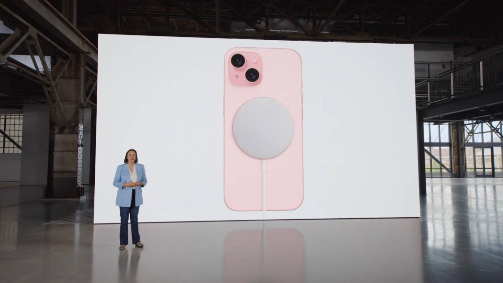 苹果正式发布 iPhone 15 ！全系上岛换 C 口，还有一个遥遥领先的更新