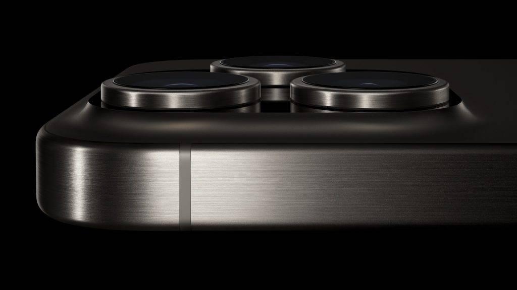 苹果正式发布 iPhone 15 ！全系上岛换 C 口，还有一个遥遥领先的更新