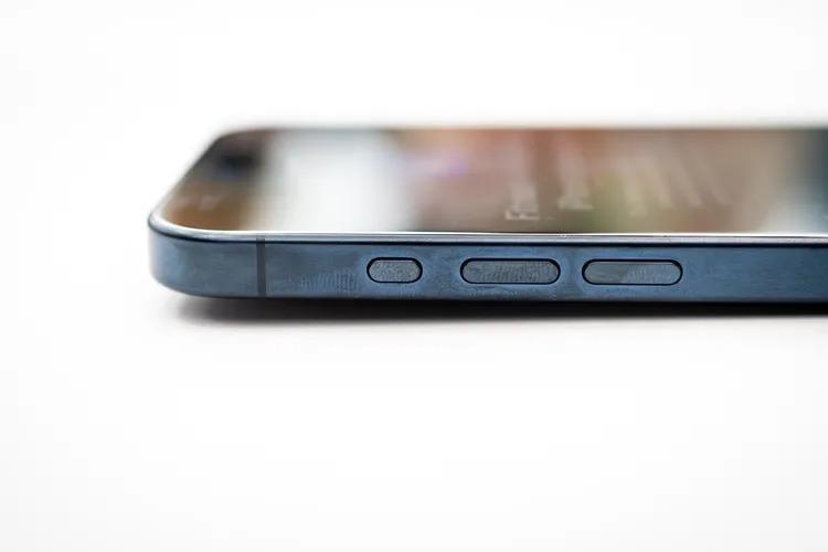 苹果 iPhone 15 Pro 和 iPhone 15 Pro Max 真机上手