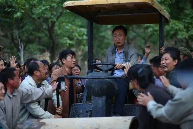 赵丽颖脸小，雷佳音头大，殷桃粉太美！这位戏骨坐C位大家服