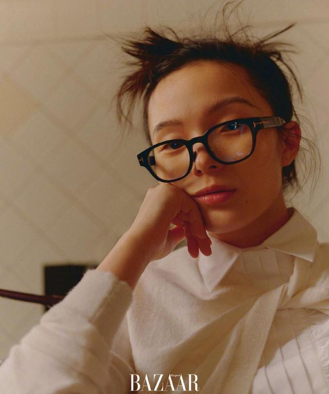 超模睢晓雯挺孕肚拍时尚大片 老公金大川自夸“命真好”