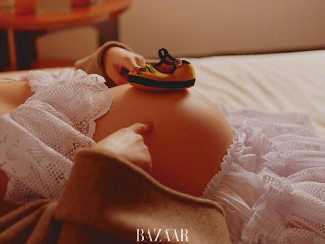 超模睢晓雯挺孕肚拍时尚大片 老公金大川自夸“命真好”