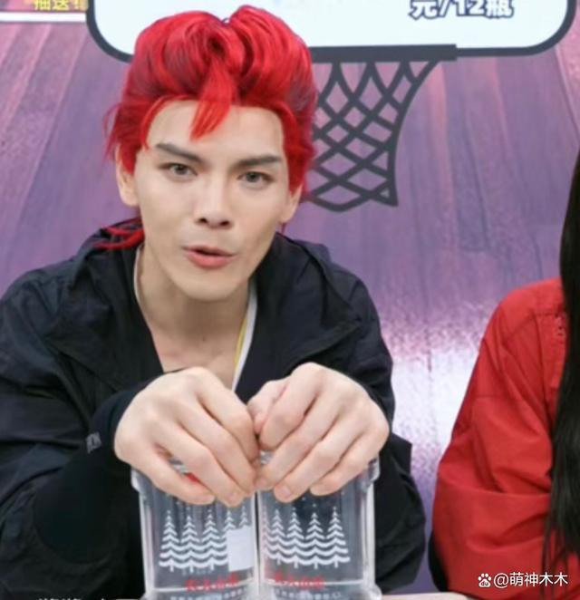 向佐发文谈 “努力”，直言自己不躺平，疑似暗讽李佳琦