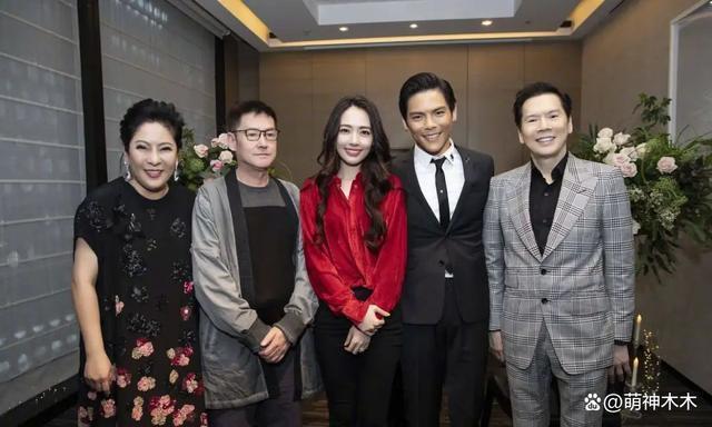 向佐发文谈 “努力”，直言自己不躺平，疑似暗讽李佳琦