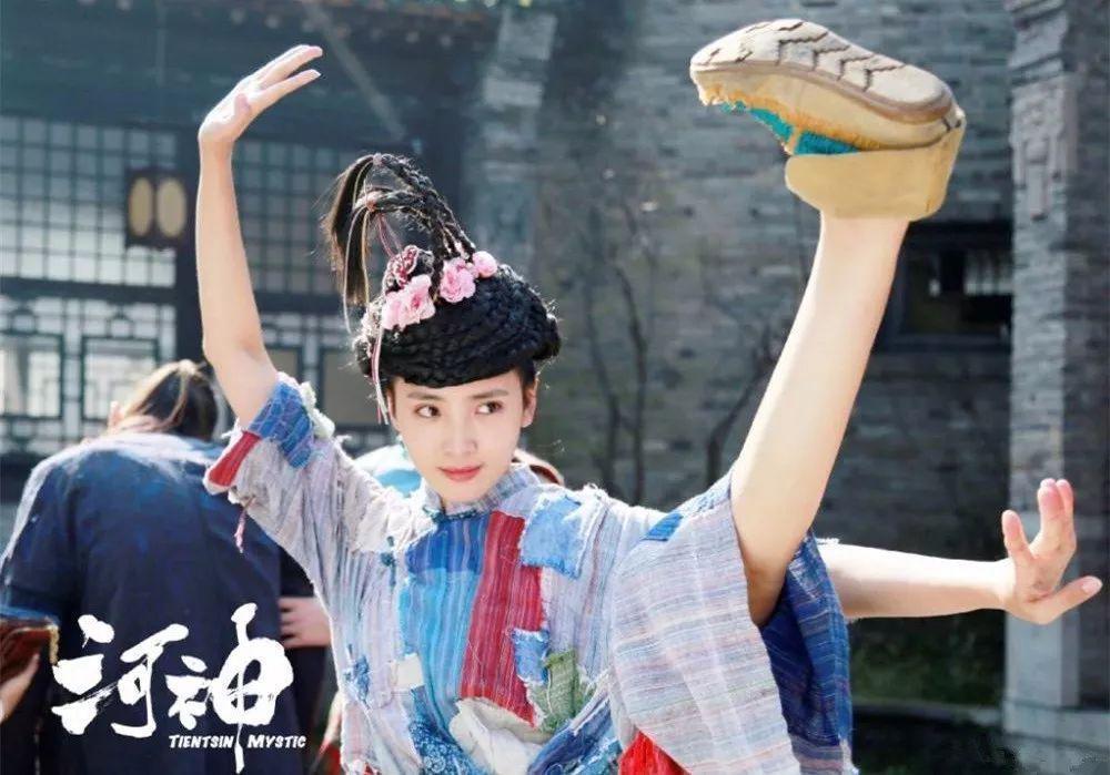人气女星告别“爷孙恋”，新姐夫是个软饭男？