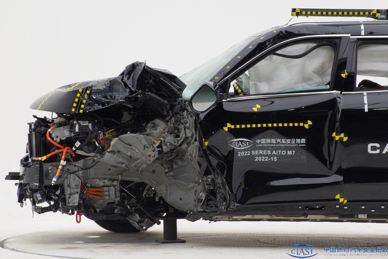 昨天的华为发布会没有手机，但也不是完全没有。。。