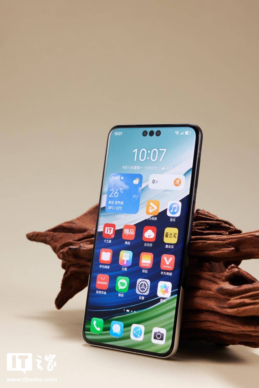 华为 Mate60 Pro 「宣白」图赏：一笔丹青，时代之作