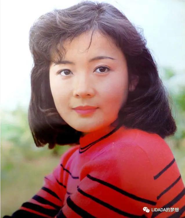 她是是双料影后，忙事业40岁才结婚生子，今幸福圆满惹人羡