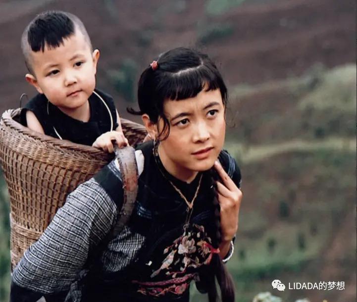 她是是双料影后，忙事业40岁才结婚生子，今幸福圆满惹人羡