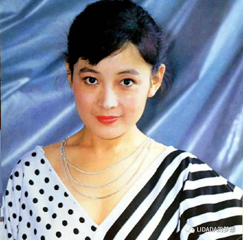 她是是双料影后，忙事业40岁才结婚生子，今幸福圆满惹人羡