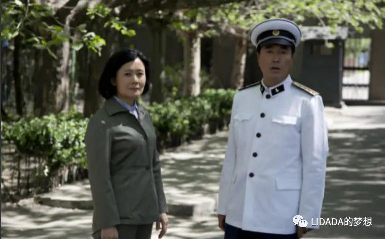 她是是双料影后，忙事业40岁才结婚生子，今幸福圆满惹人羡