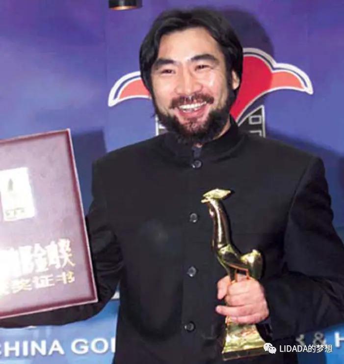 她是是双料影后，忙事业40岁才结婚生子，今幸福圆满惹人羡