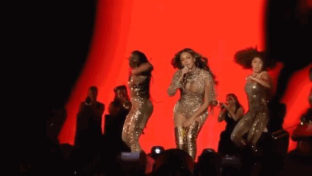 一场婚礼豪掷7亿，6亿印度男性的梦中女神，要回家接班了？