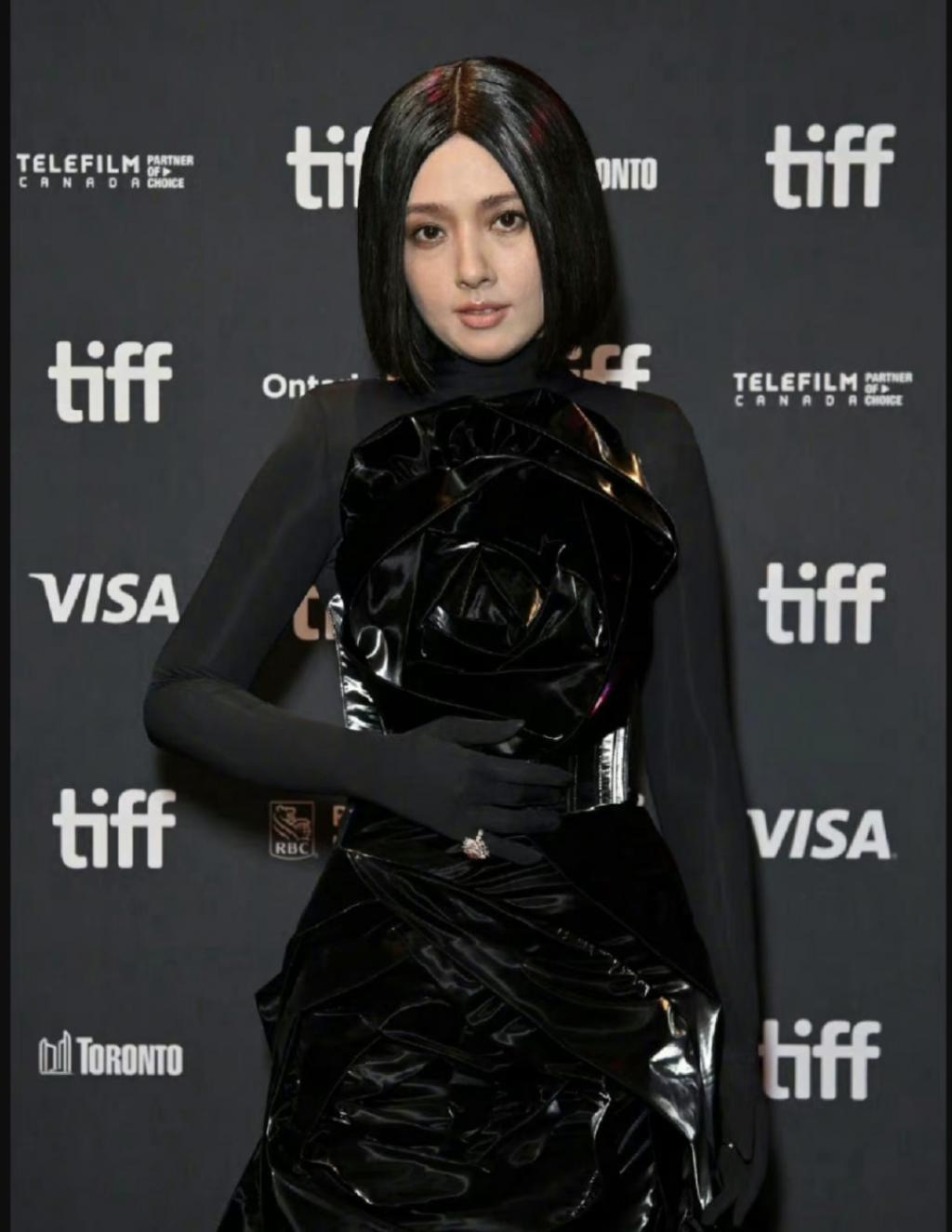 向佐：为了直播一天只睡3个小时！郭碧婷红毯变得不敢认